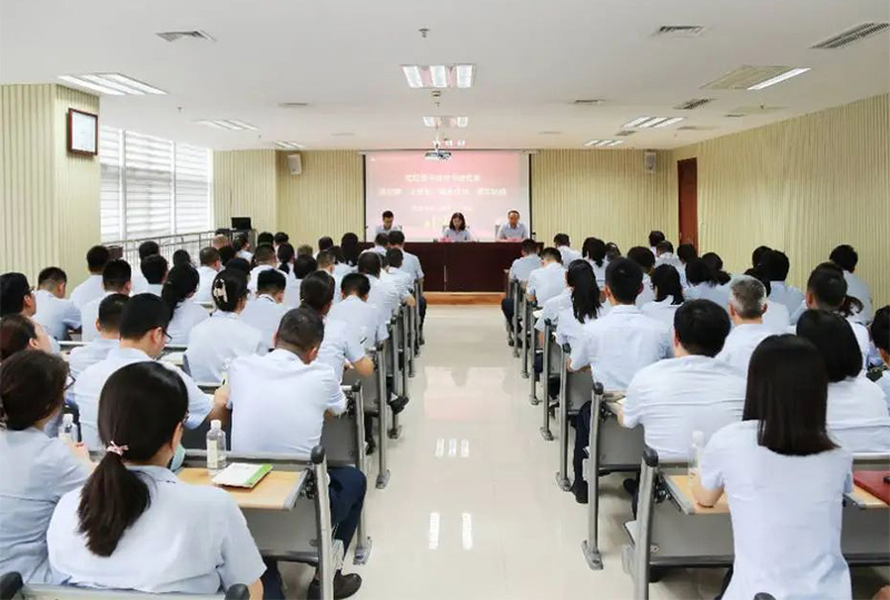 开云登录口网页版集团党委书记讲授七一专题党课